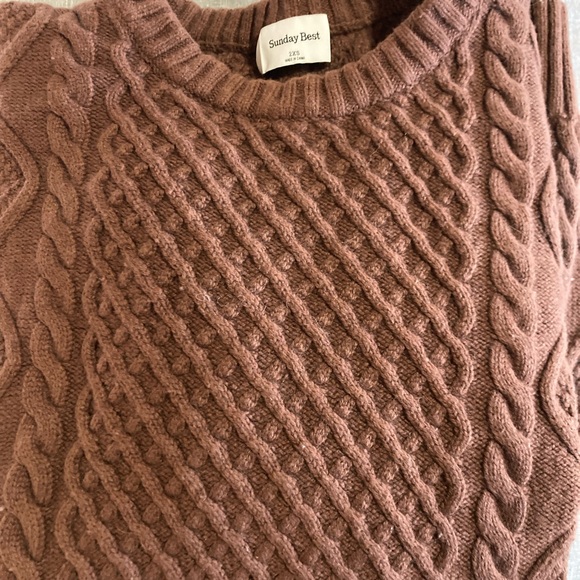 Aritzia Sunday Best Peggy Sweater - Picture 4 of 7